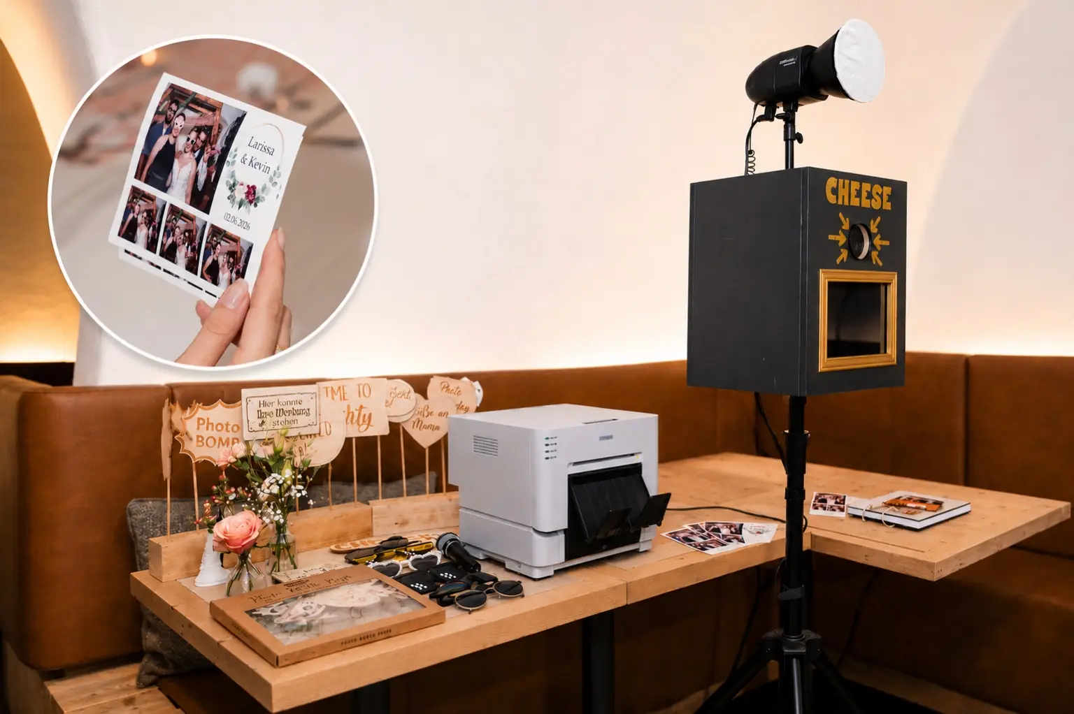Komplettes Fotobox-Setup mit Studioblitz, Profi-Fotodrucker, Requisiten und individuellem Sofortdruck